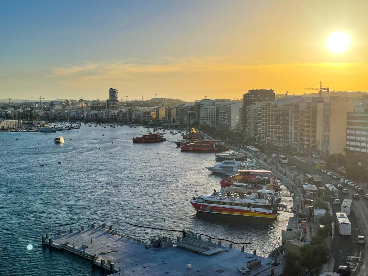 Unique Seafront Triplex Penthouse With Panoramic Bedroom & Rooftop Jacuzzi Overlooking Valletta Sliema Dış mekan fotoğraf