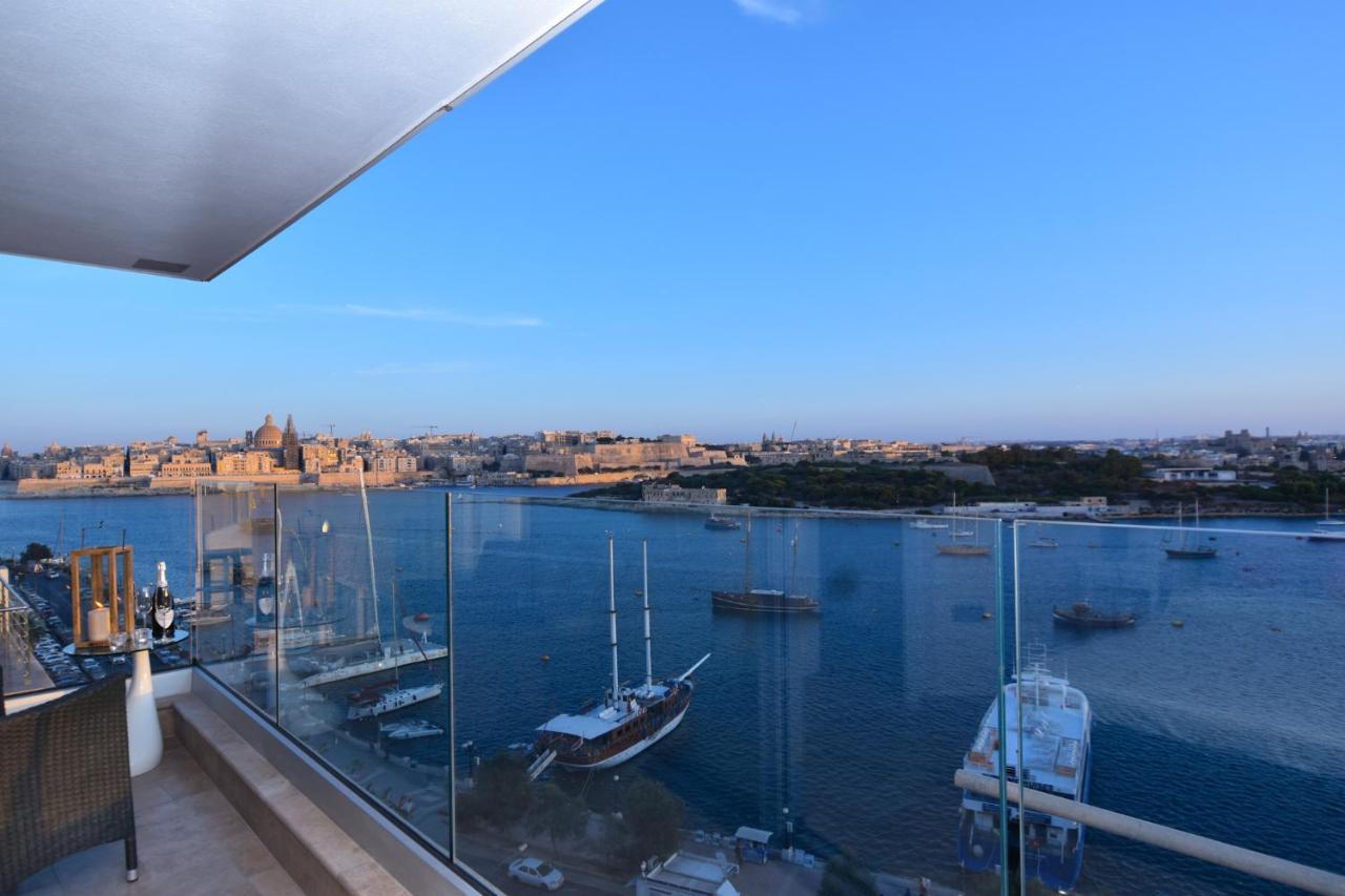 Unique Seafront Triplex Penthouse With Panoramic Bedroom & Rooftop Jacuzzi Overlooking Valletta Sliema Dış mekan fotoğraf