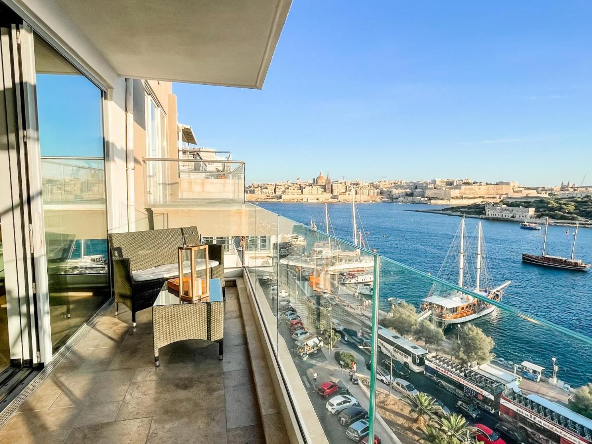 Unique Seafront Triplex Penthouse With Panoramic Bedroom & Rooftop Jacuzzi Overlooking Valletta Sliema Dış mekan fotoğraf