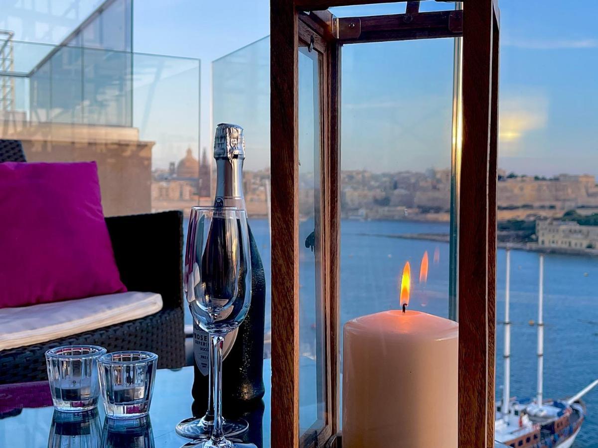 Unique Seafront Triplex Penthouse With Panoramic Bedroom & Rooftop Jacuzzi Overlooking Valletta Sliema Dış mekan fotoğraf