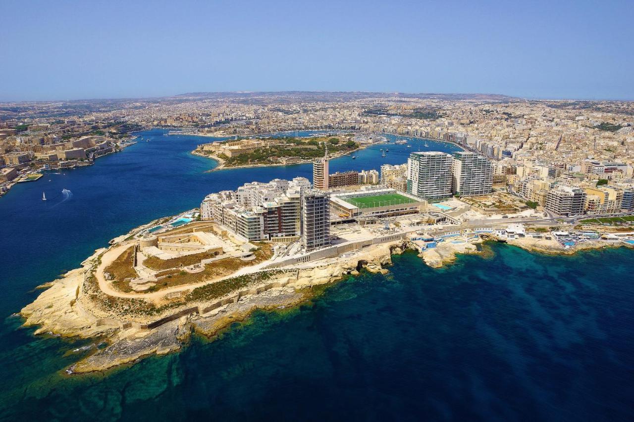 Unique Seafront Triplex Penthouse With Panoramic Bedroom & Rooftop Jacuzzi Overlooking Valletta Sliema Dış mekan fotoğraf